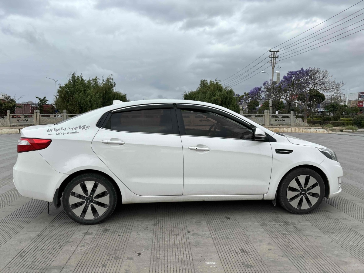 起亞 K2  2012款 三廂 1.6L AT Premium ECO紀(jì)念版圖片