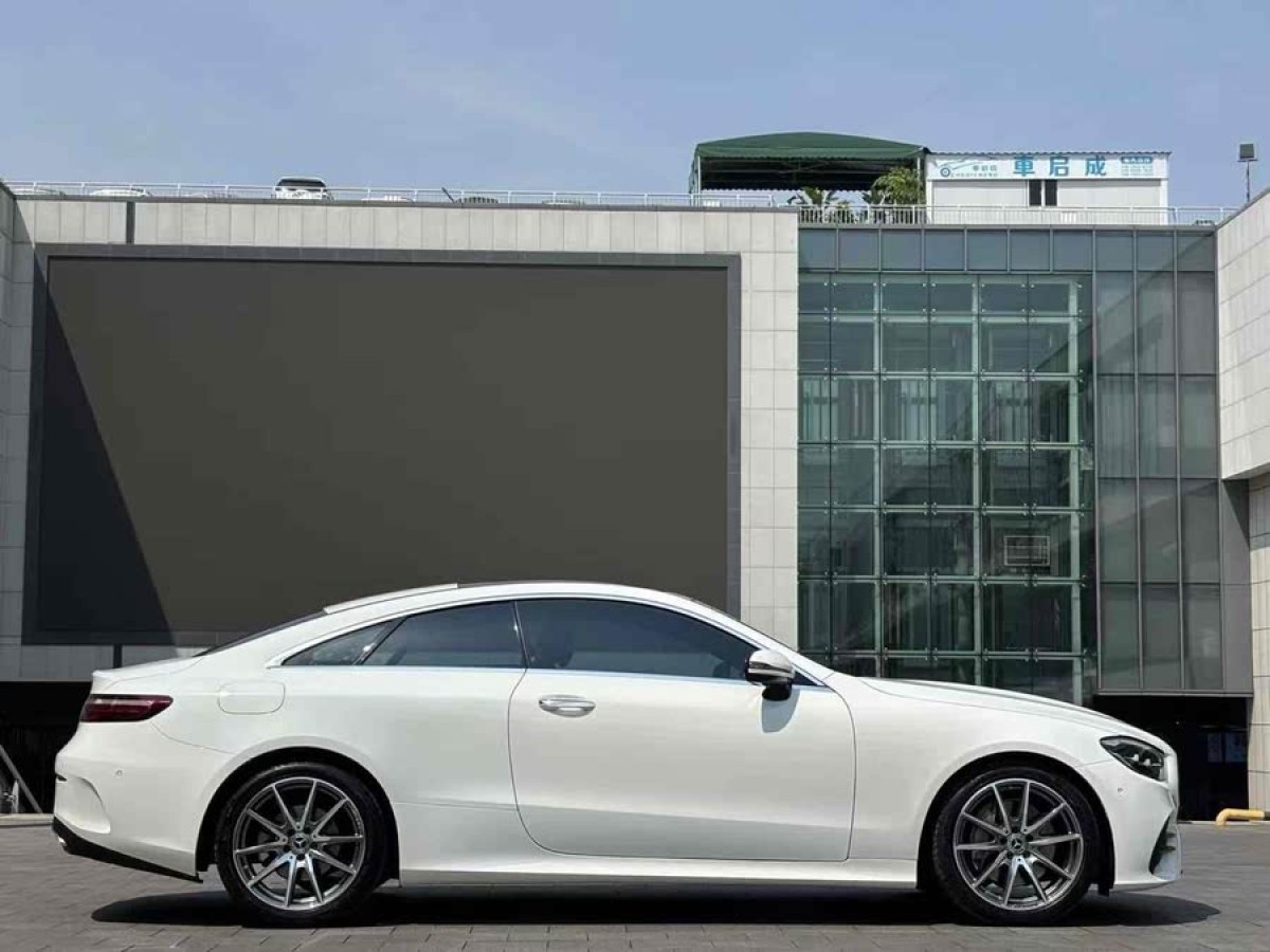 奔馳 奔馳E級  2021款 改款 E 260 轎跑車圖片