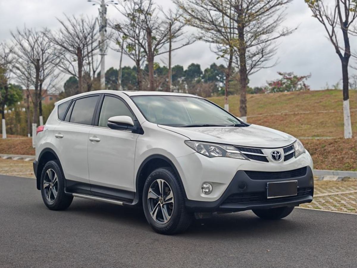 豐田 RAV4榮放  2015款 2.0L CVT兩驅(qū)風(fēng)尚版圖片