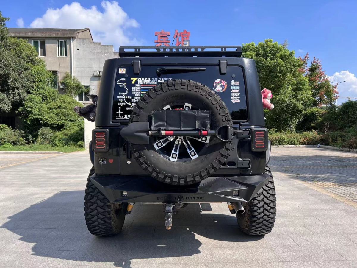 Jeep 牧马人  2010款 3.8L Sahara 两门版图片