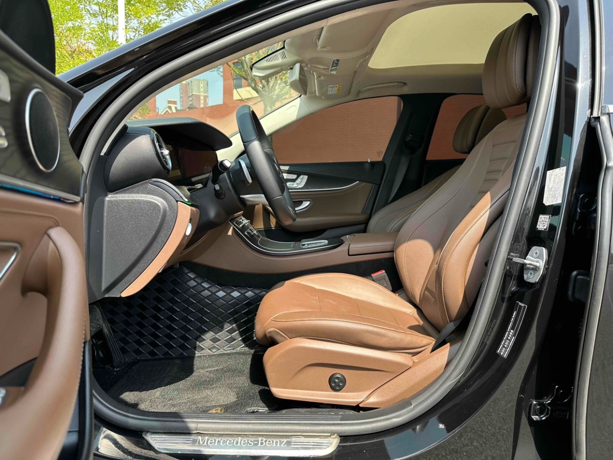 奔馳 奔馳E級  2019款 改款 E 300 L 豪華型圖片