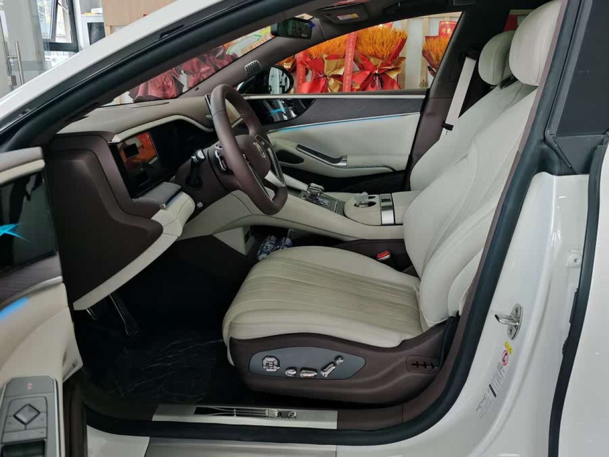 騰勢 騰勢Z9GT  2024款 1100四驅(qū)Ultra版圖片