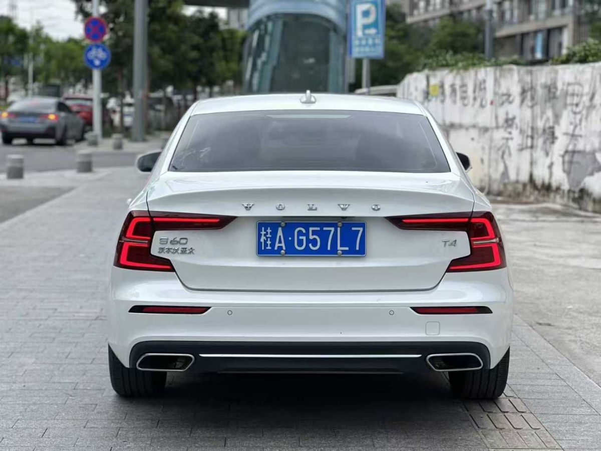 沃爾沃 S60L  2021款 T3 智行豪華版圖片