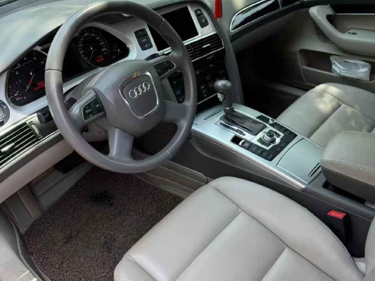 奧迪 奧迪A6L  2011款 A6L 2.0TFSI 標(biāo)準(zhǔn)型圖片