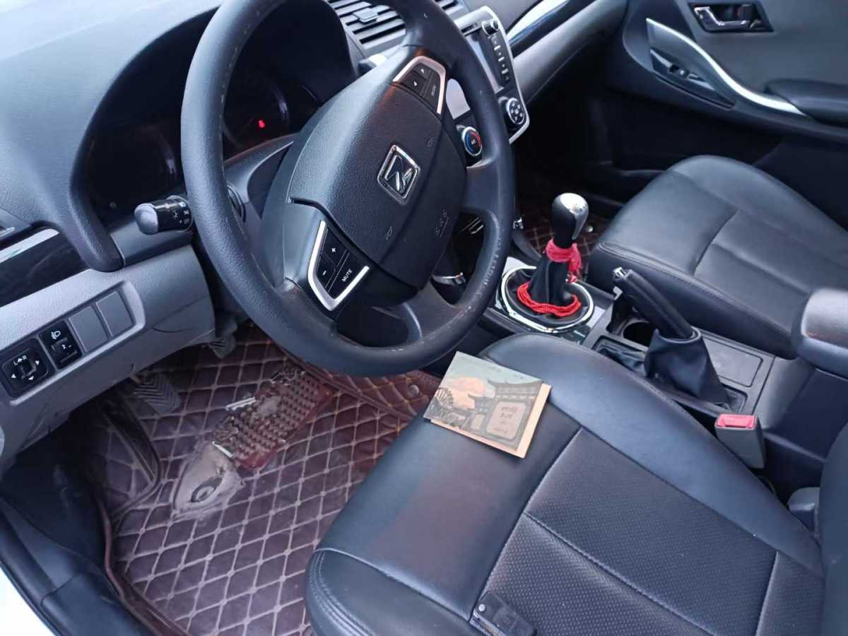 众泰 Z300  2014款 1.5L 驾值版手动精英型图片