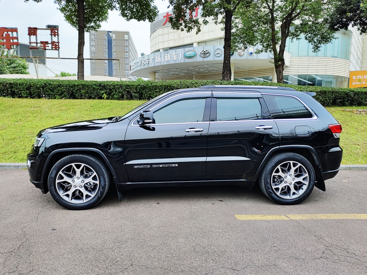 Jeep 大切諾基  2021款 3.0L 80周年紀(jì)念版圖片