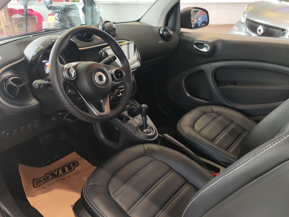 smart fortwo  2011款 1.0 MHD 硬頂激情版圖片