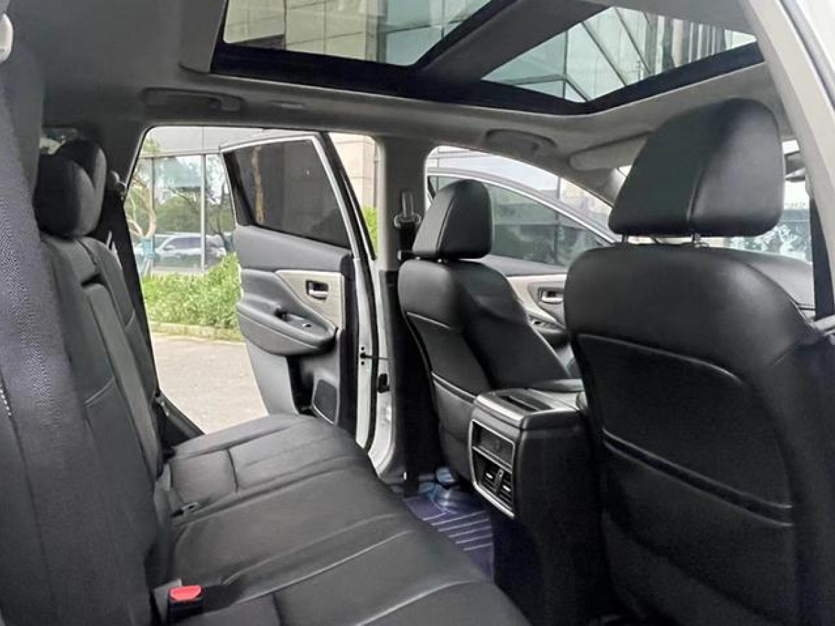 日产 楼兰  2019款 2.5 S/C HEV XL 四驱混动智联尊贵版 国V图片