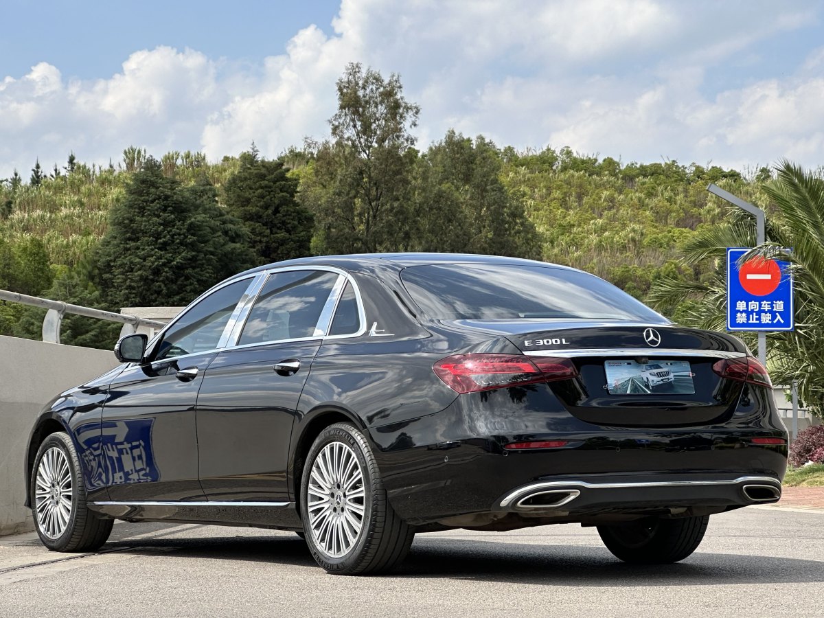 奔馳 奔馳E級(jí)  2021款 改款 E 300 L 尊貴型圖片