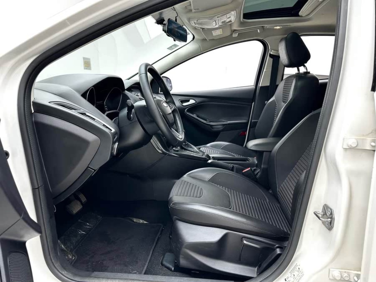 福特 福克斯  2017款 三廂 1.6L 自動風尚型智行版圖片
