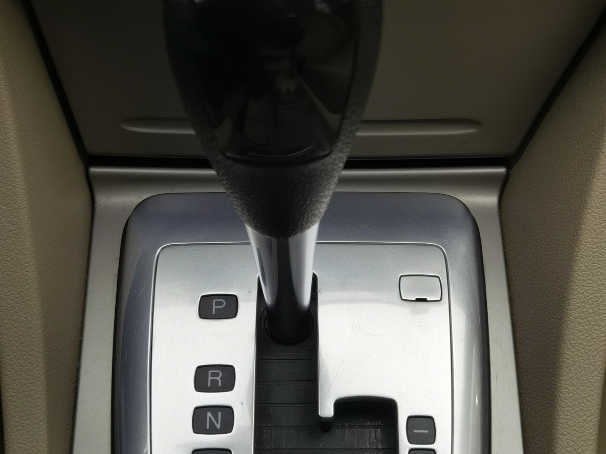 2014年5月福特 福克斯  2013款 三厢经典 1.8L 自动时尚型