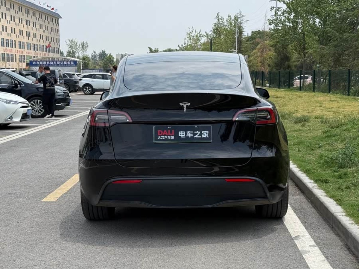 特斯拉 Model Y  2021款 標準續(xù)航后驅(qū)版圖片