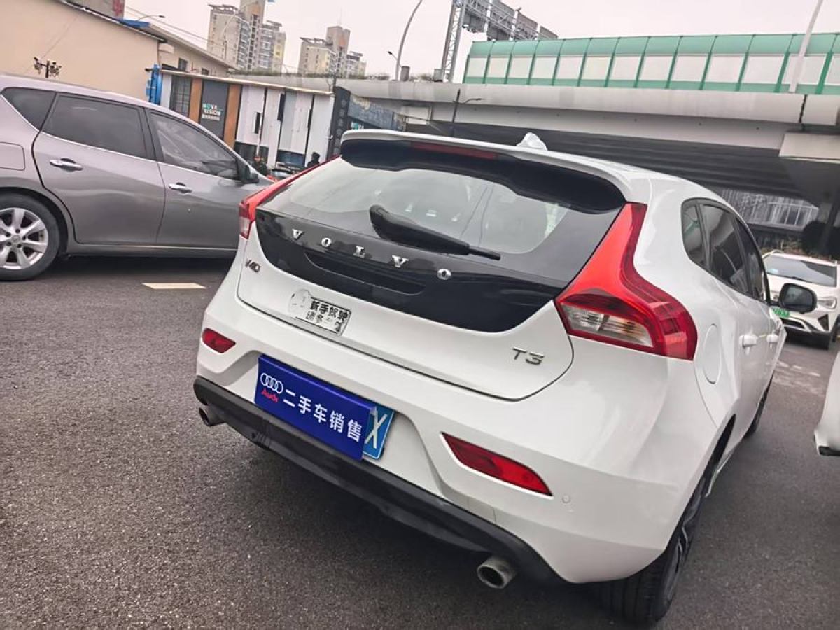 沃爾沃 V40  2018款 T3 智逸版圖片