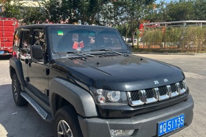 BJ40 北京 40L 2.3T 自动四驱环塔冠军版