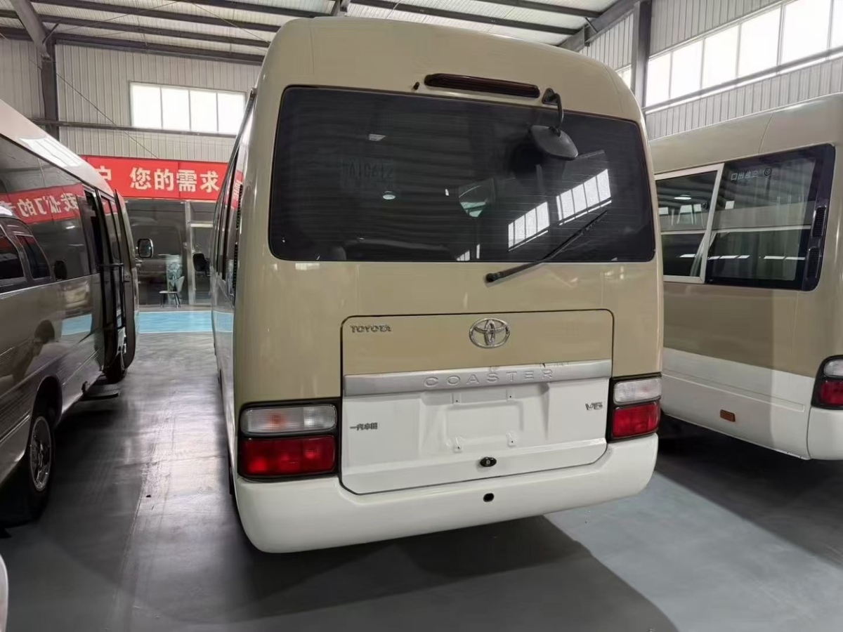 豐田 柯斯達(dá)  2015款 4.0L高級車GRB53L-ZEMSK 23座圖片