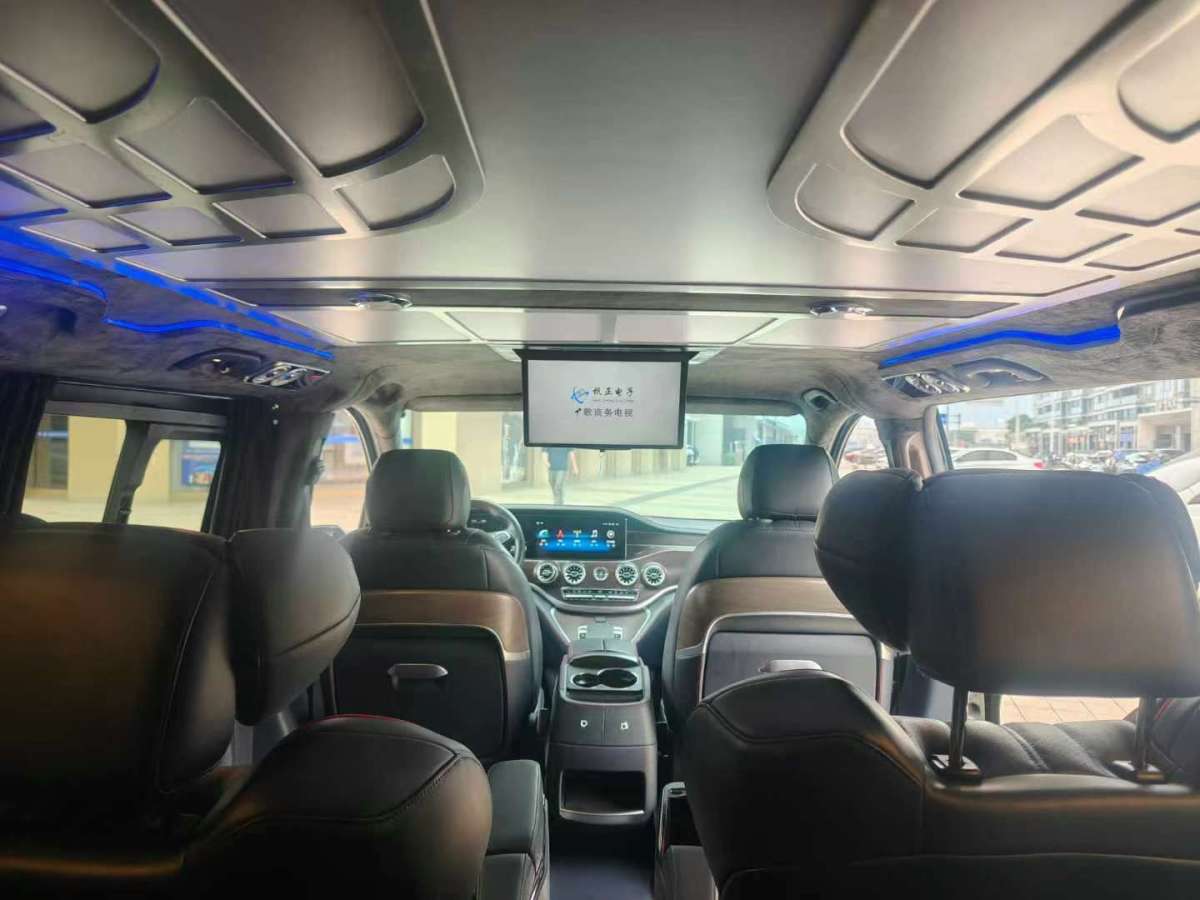 奔馳 威霆  2020款 2.0T 精英版 7座圖片