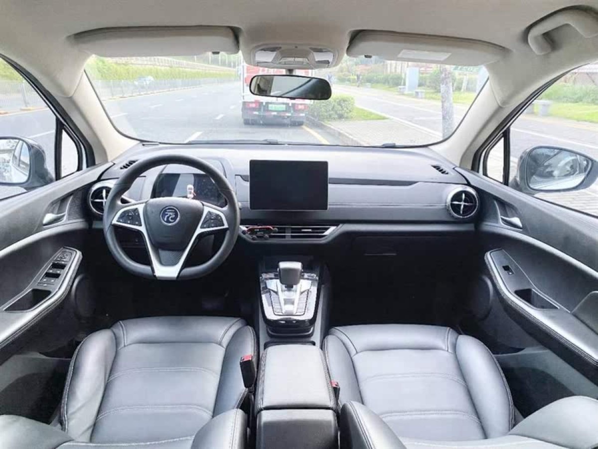 比亞迪 元新能源  2019款 EV535 智聯(lián)領(lǐng)創(chuàng)型圖片