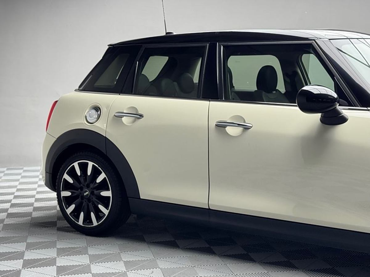 MINI MINI  2015款 2.0T COOPER S 五門版圖片