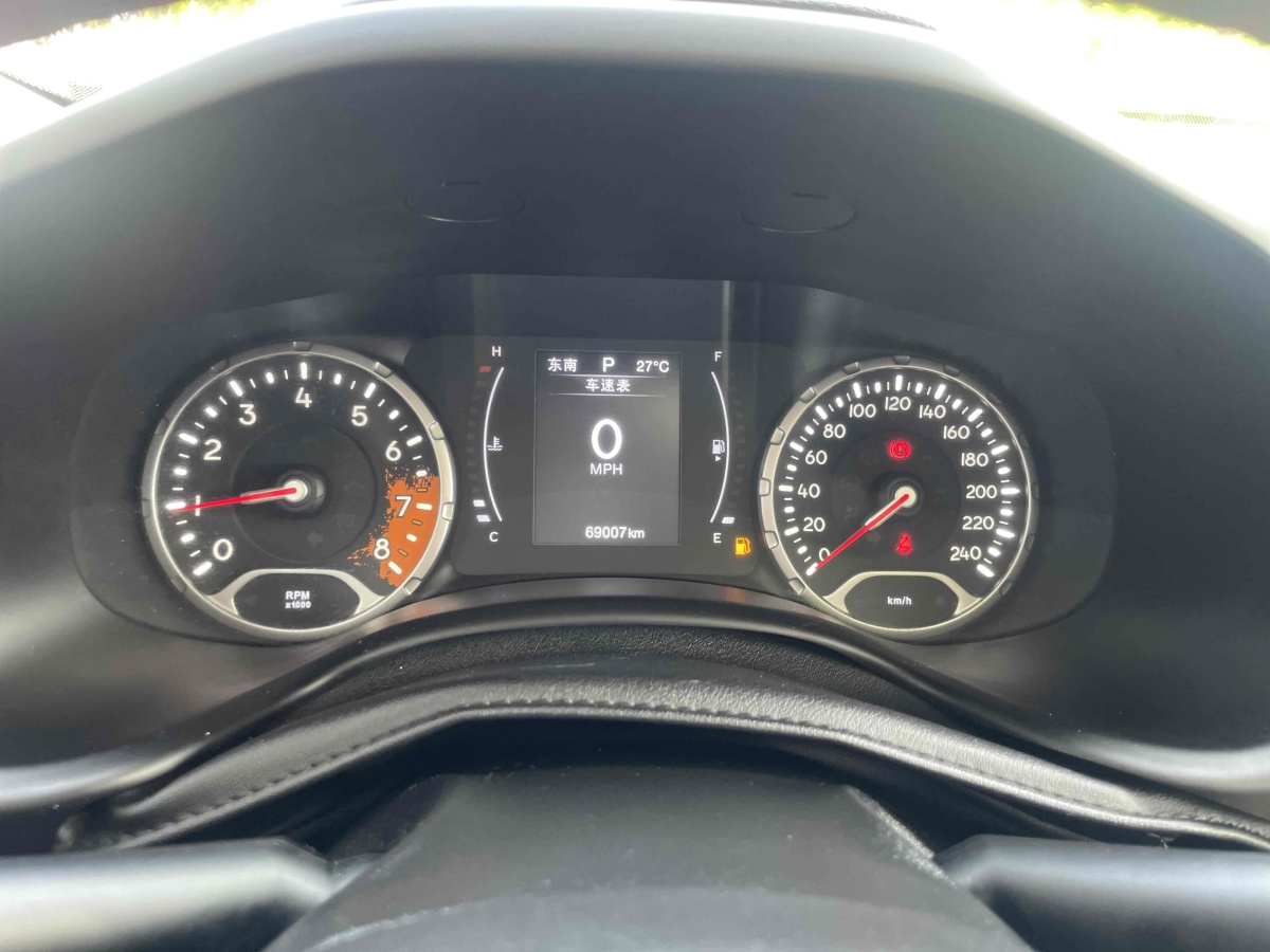 Jeep 自由俠  2017款 180T 自動勁能版圖片