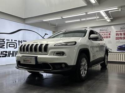 2017年4月 Jeep 自由光 2.4L 專業(yè)智能版圖片