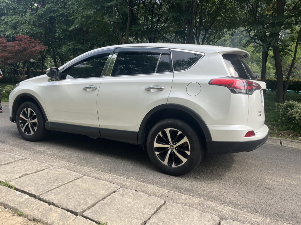 豐田 RAV4榮放  2019款 2.0L CVT兩驅(qū)風(fēng)尚X限量版 國V圖片