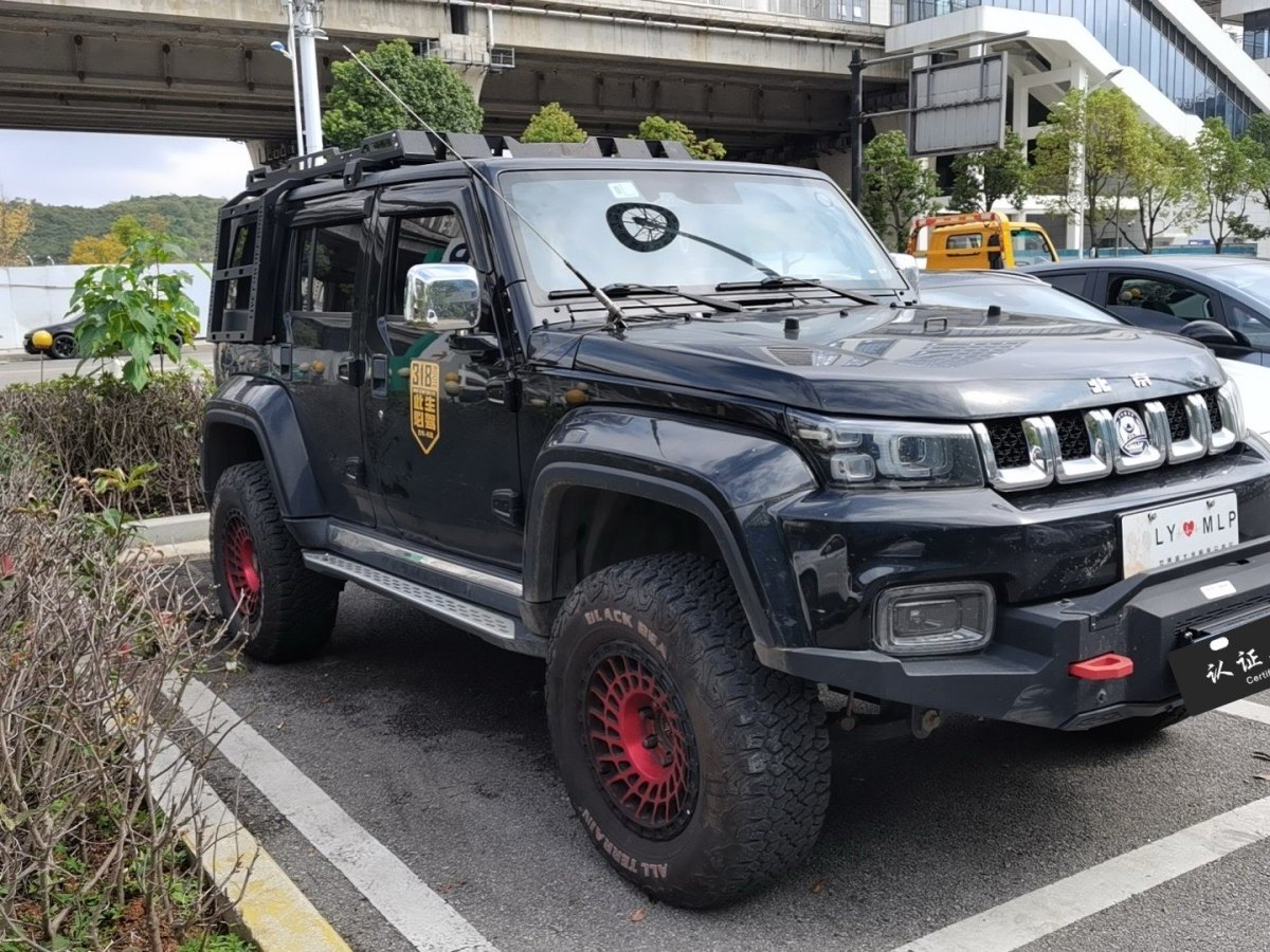 北京 BJ40  2019款  2.0T 自動四驅(qū)城市獵人版尊享型圖片