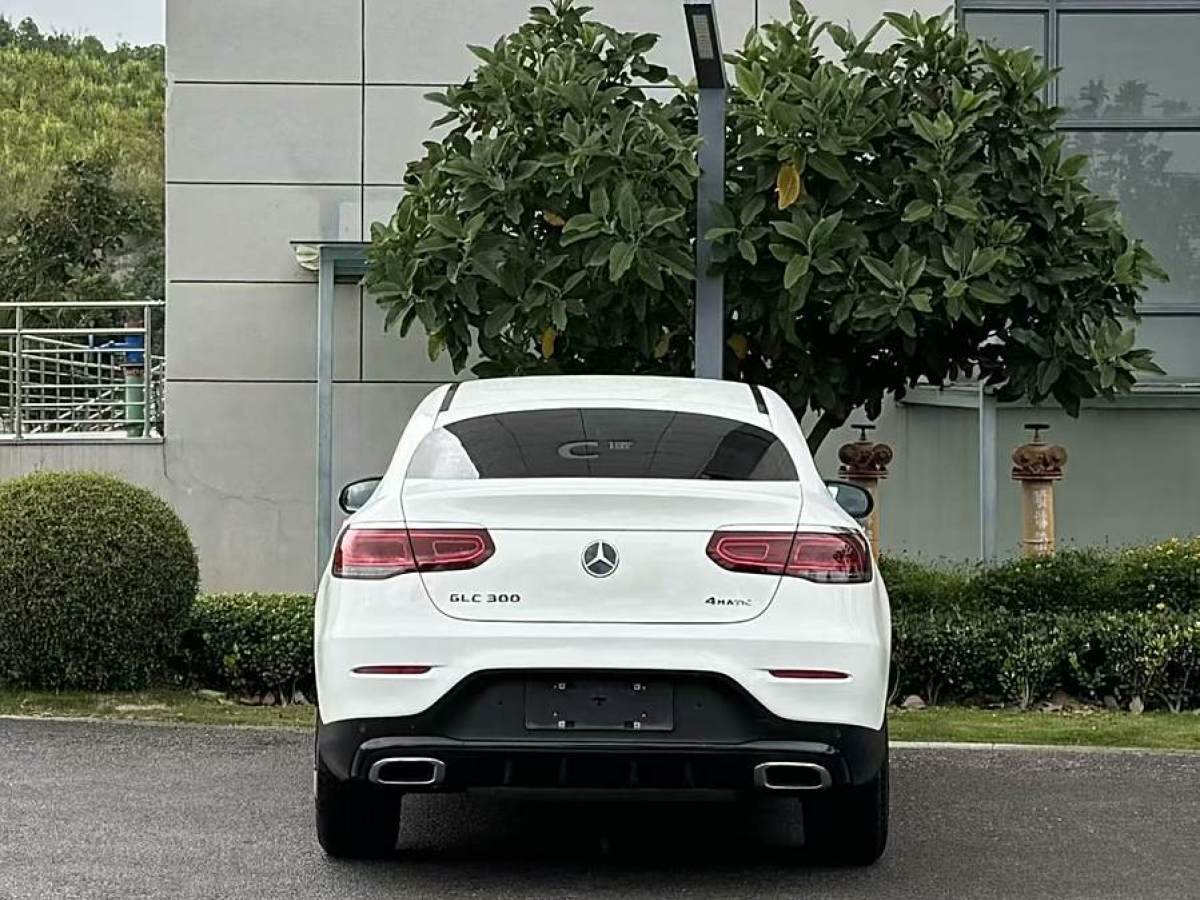 奔馳 奔馳GLC  2022款 GLC 300 4MATIC 轎跑SUV圖片