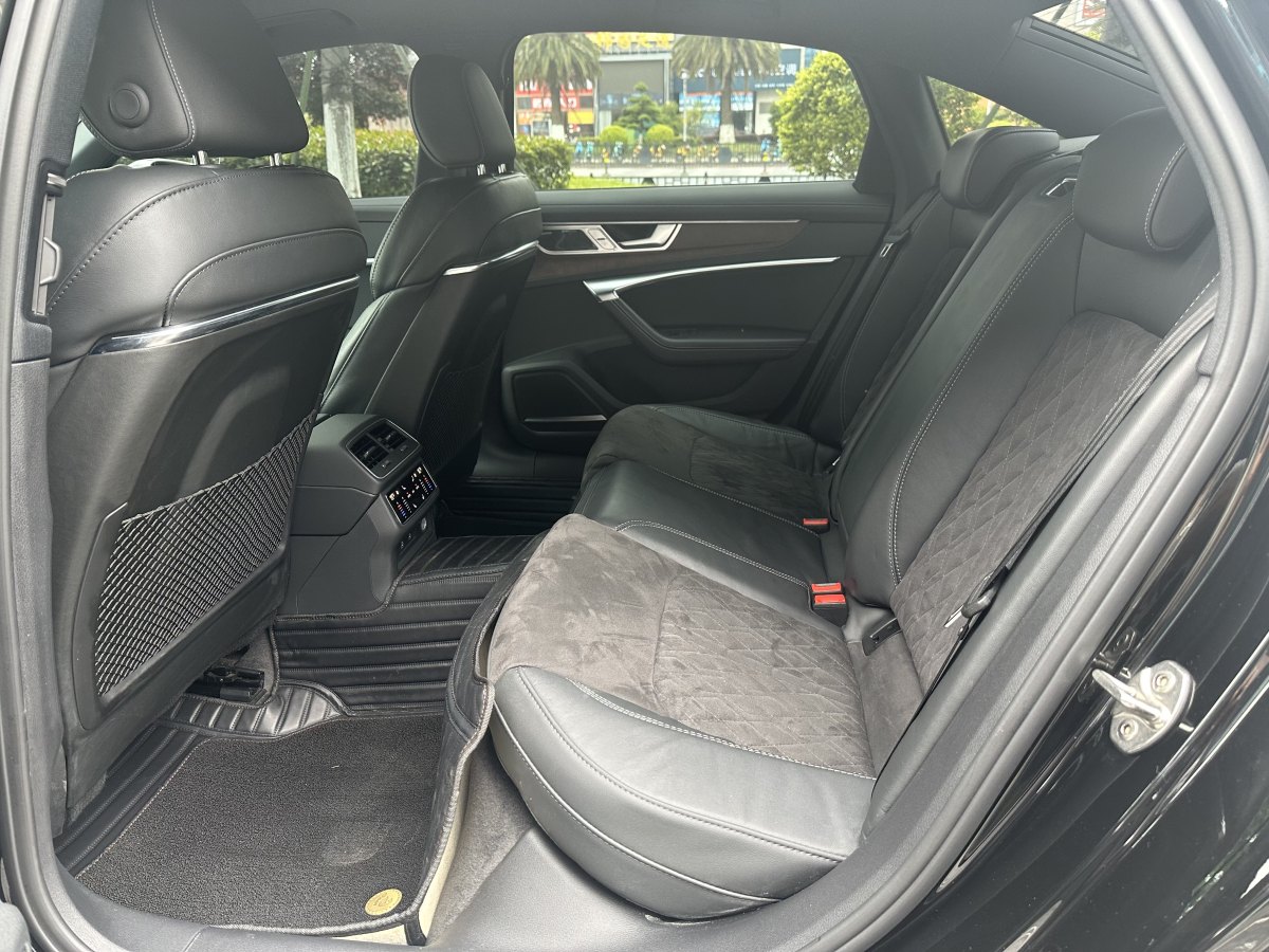2022年9月奧迪 奧迪A6L  2022款 55 TFSI quattro 尊享動(dòng)感型
