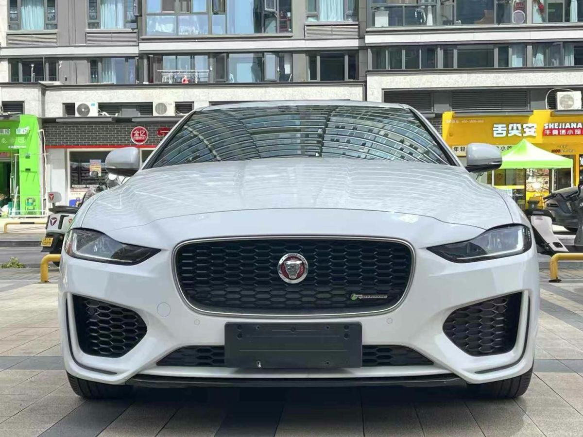 捷豹 XE 圖片
