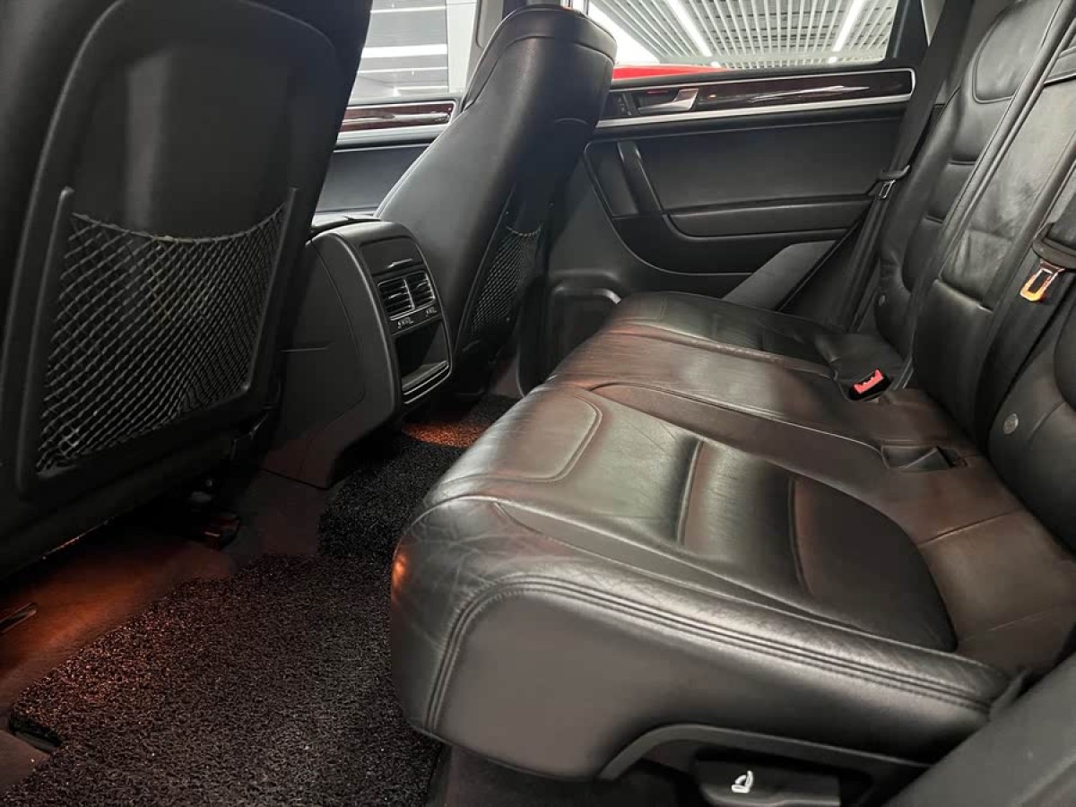 大眾 途銳  2011款 3.0TDI 柴油標(biāo)配型圖片