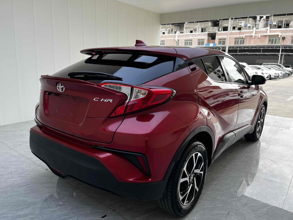 豐田 C-HR  2018款 2.0L 領(lǐng)先版 國(guó)V圖片