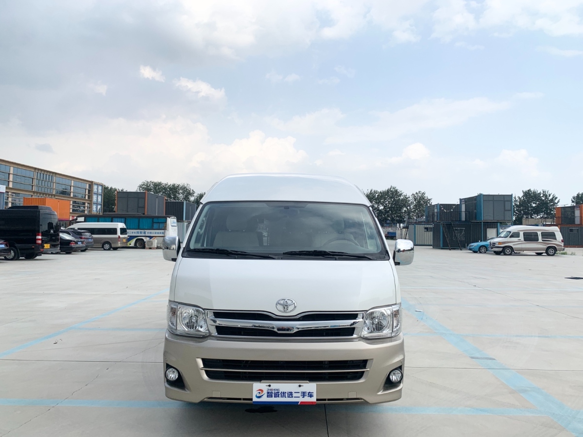 2013年5月豐田 HIACE  2011款 2.7L自動(dòng)標(biāo)準(zhǔn)版13座