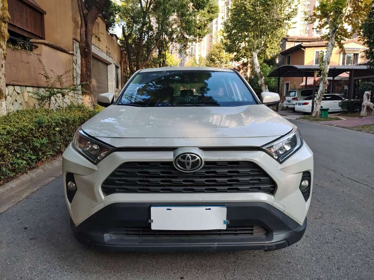 豐田 RAV4榮放  2021款 2.0L CVT兩驅(qū)都市版圖片