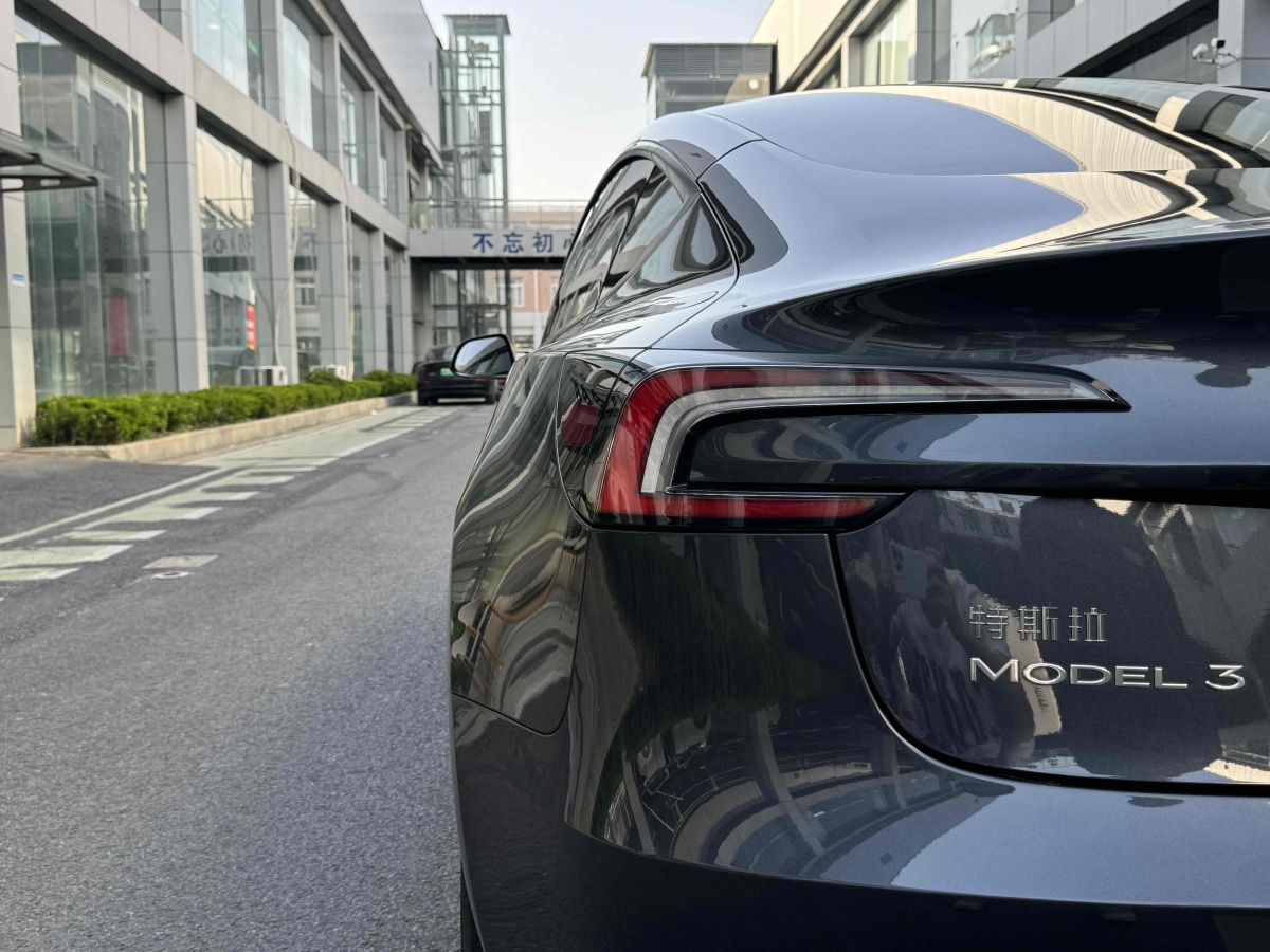 特斯拉 Model 3  2023款 煥新版 后輪驅(qū)動(dòng)圖片