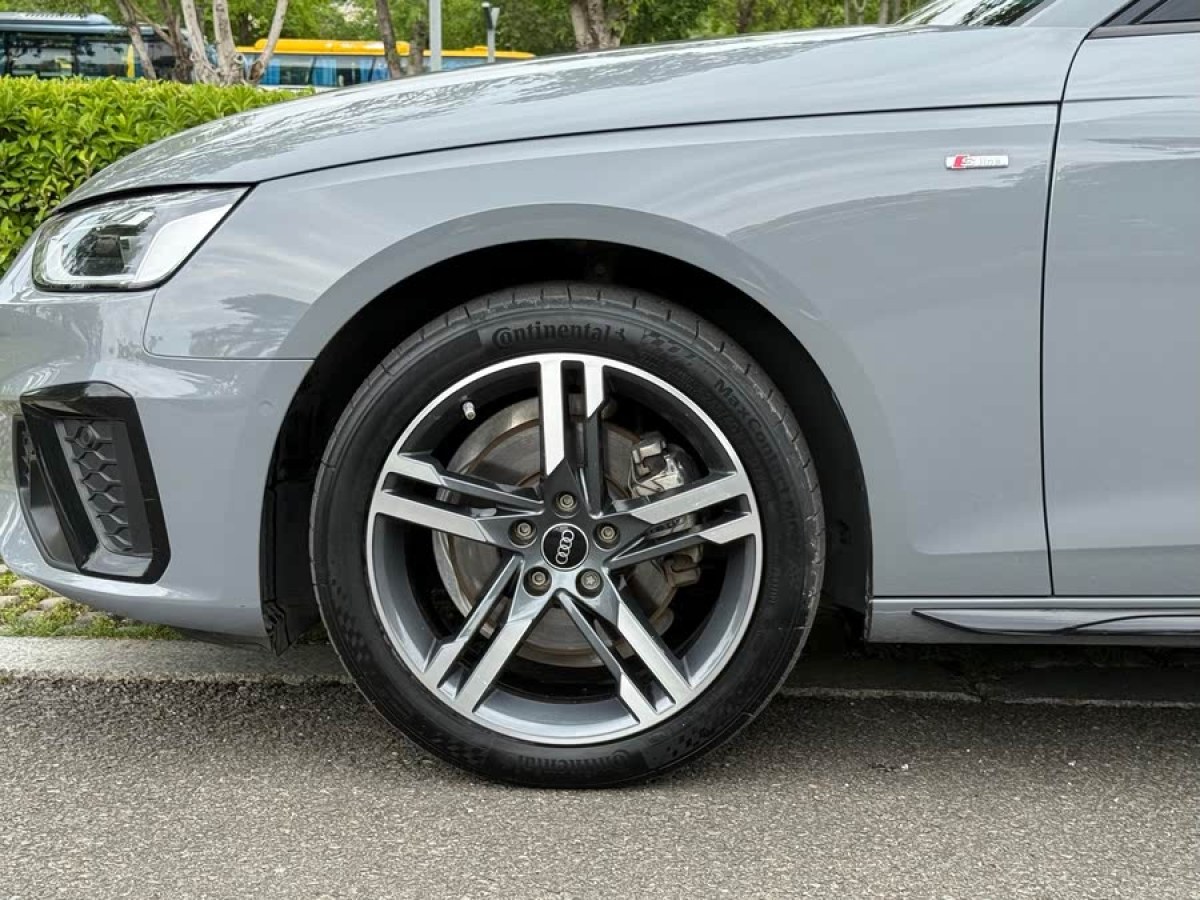 奧迪 奧迪A4L  2022款 40 TFSI 豪華動(dòng)感型圖片