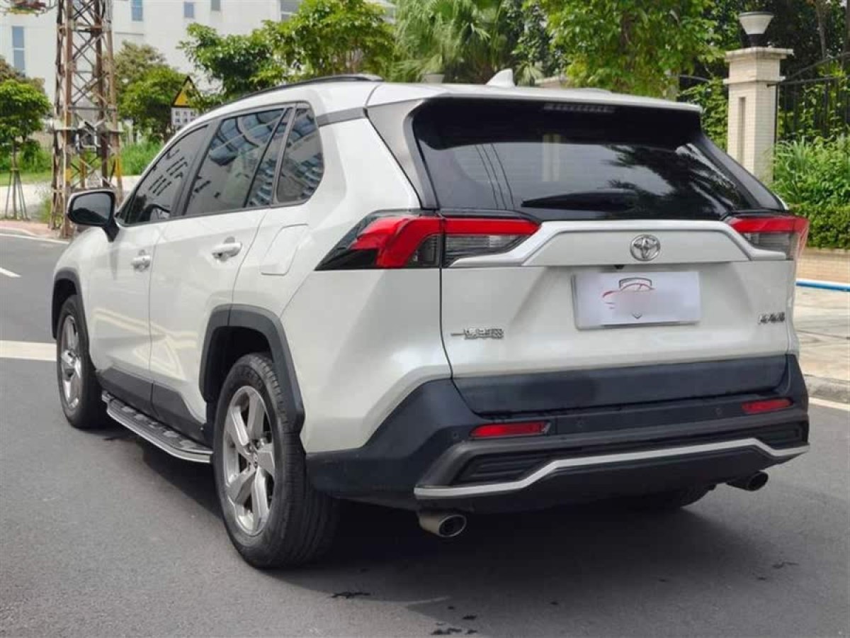 豐田 RAV4榮放  2021款 2.0L CVT兩驅(qū)風(fēng)尚版圖片
