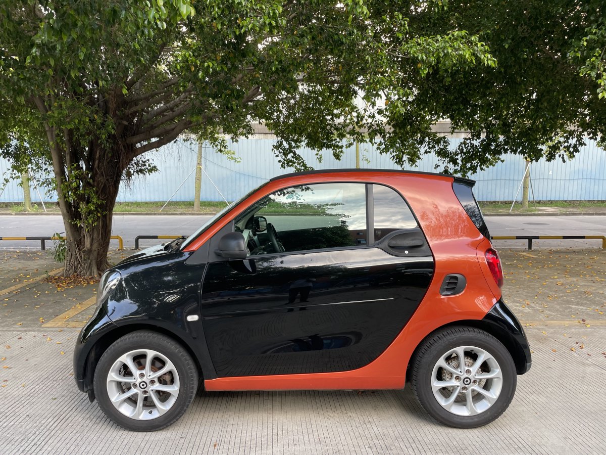 smart fortwo  2018款 1.0L 52千瓦硬頂靈動(dòng)版圖片