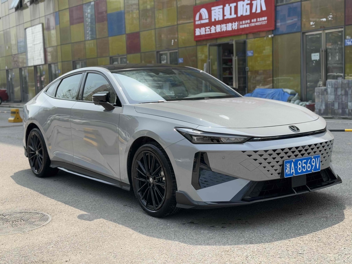 長(zhǎng)安 長(zhǎng)安UNI-V  2023款 1.5T 運(yùn)動(dòng)版圖片