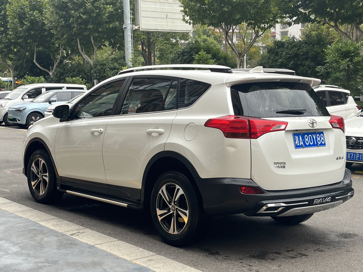 豐田 RAV4  2016款 榮放 2.0L CVT兩驅(qū)風(fēng)尚版圖片