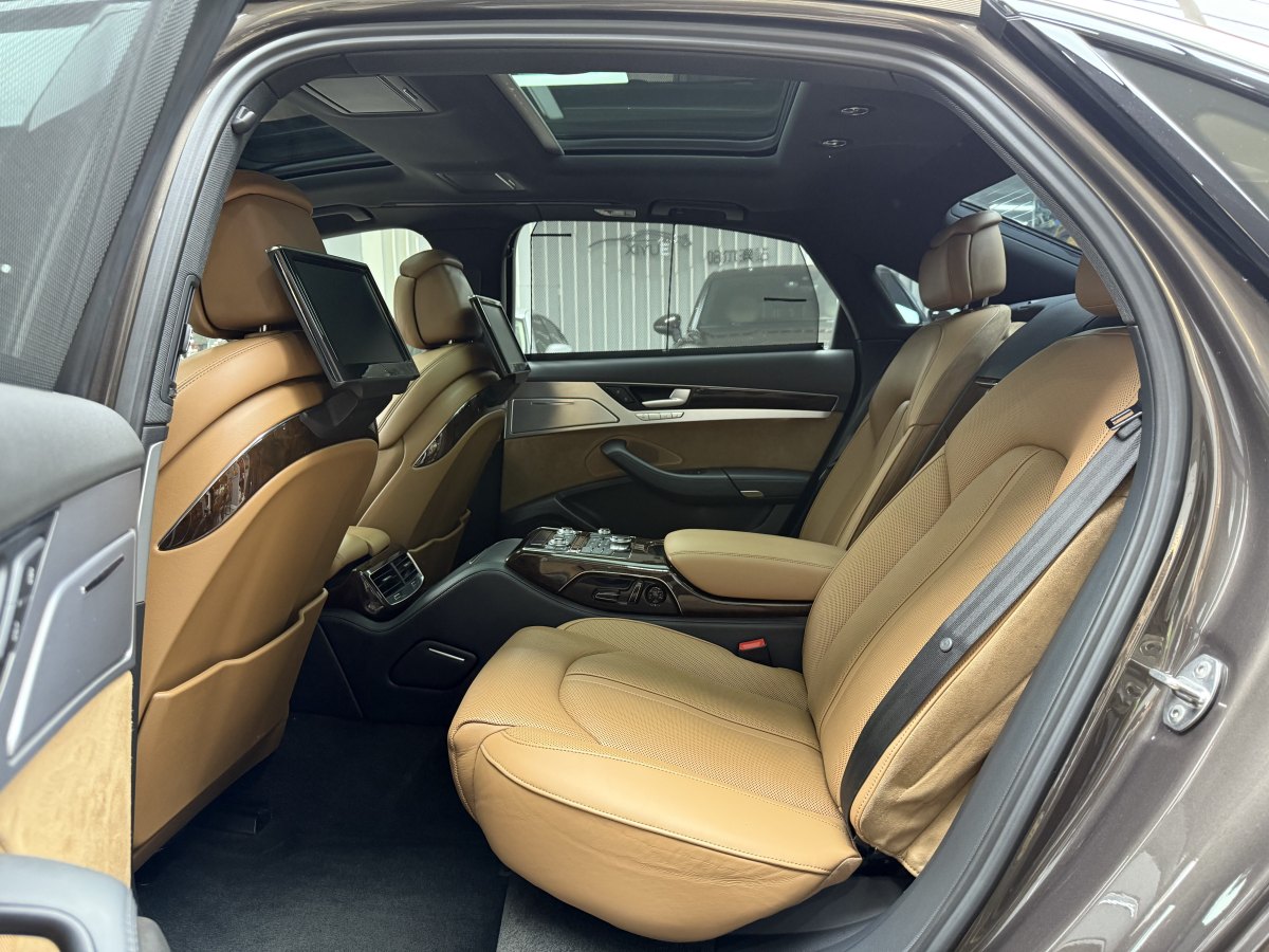奧迪 奧迪A8  2014款 A8L 45 TFSI quattro豪華型圖片