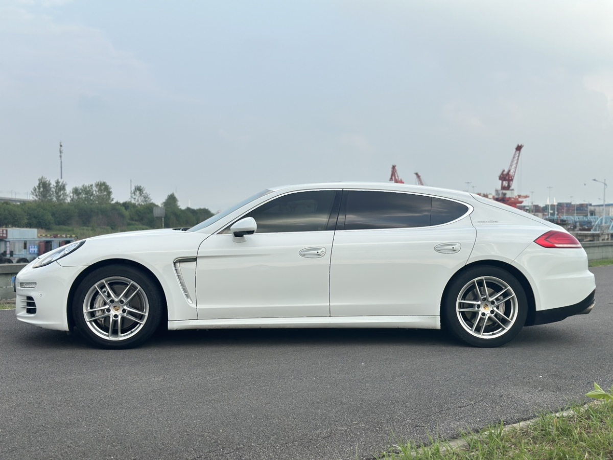 保時(shí)捷 Panamera  2014款 Panamera 4S Executive 3.0T圖片