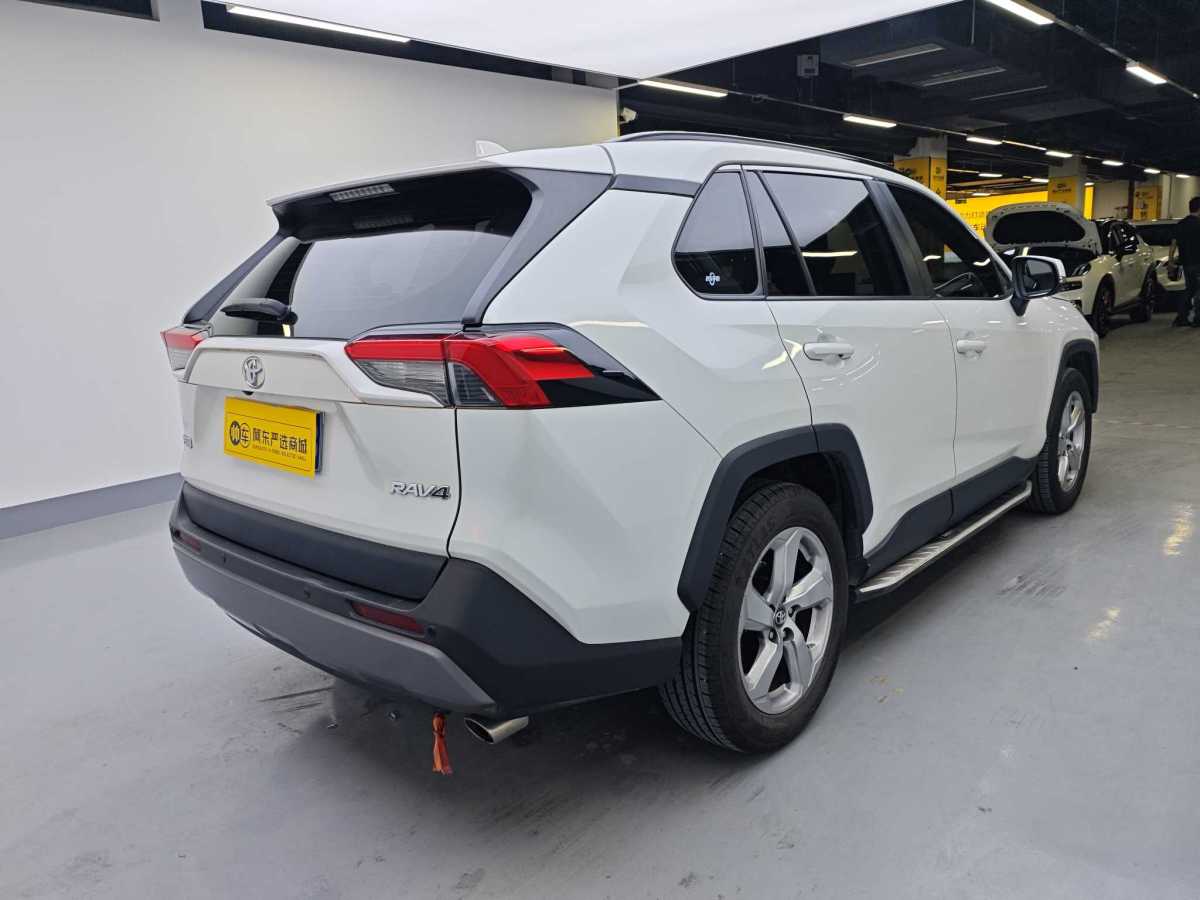 豐田 RAV4  2018款 榮放 2.0L CVT兩驅(qū)風(fēng)尚版圖片