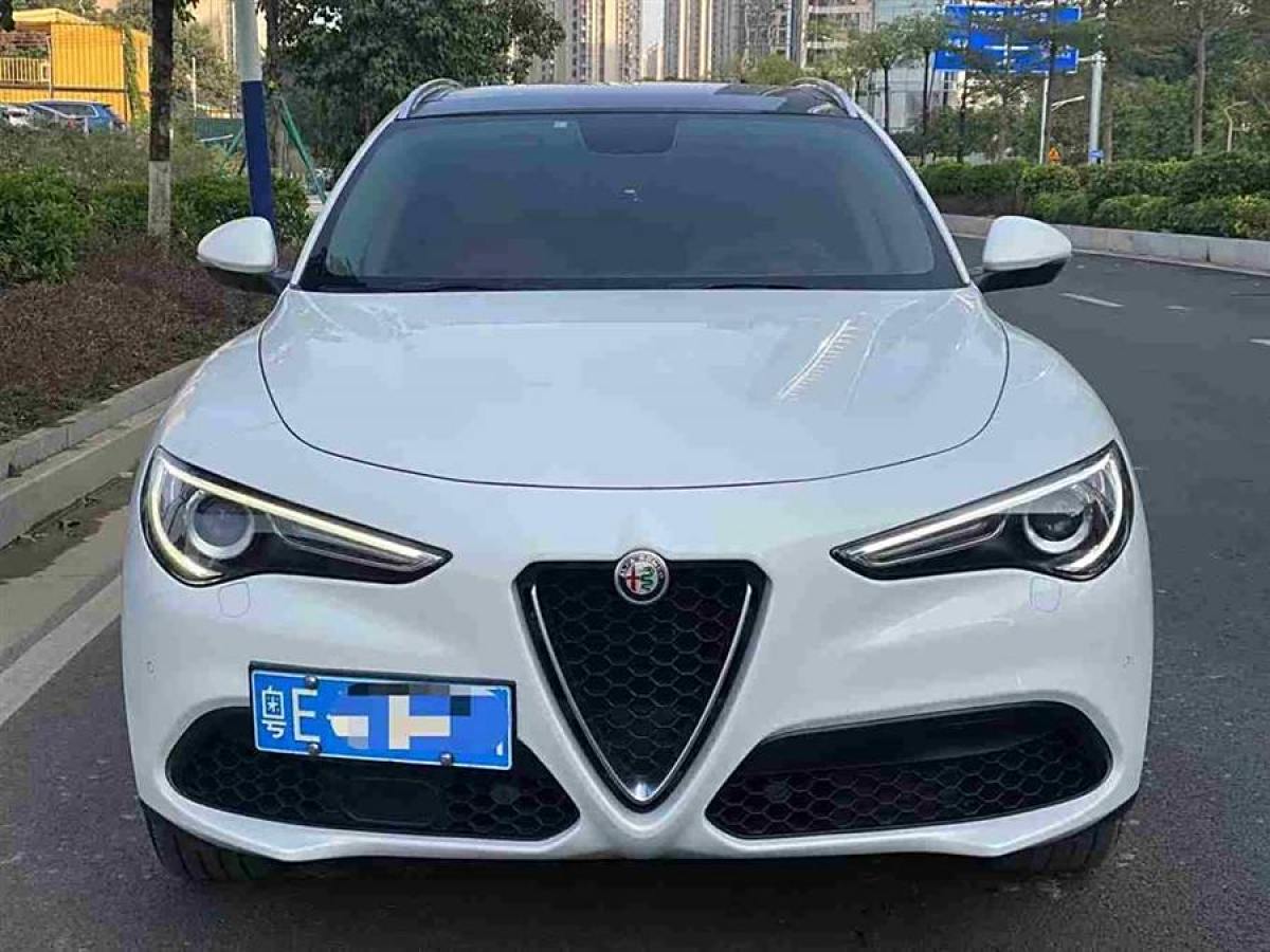 阿爾法·羅密歐 Stelvio  2017款 2.0T 200HP 豪華版圖片