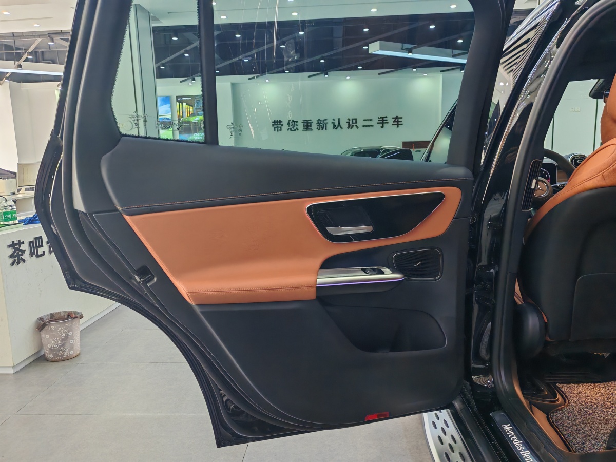 2023年6月奔驰 奔驰GLC  2023款 改款 GLC 300 L 4MATIC 动感型 7座