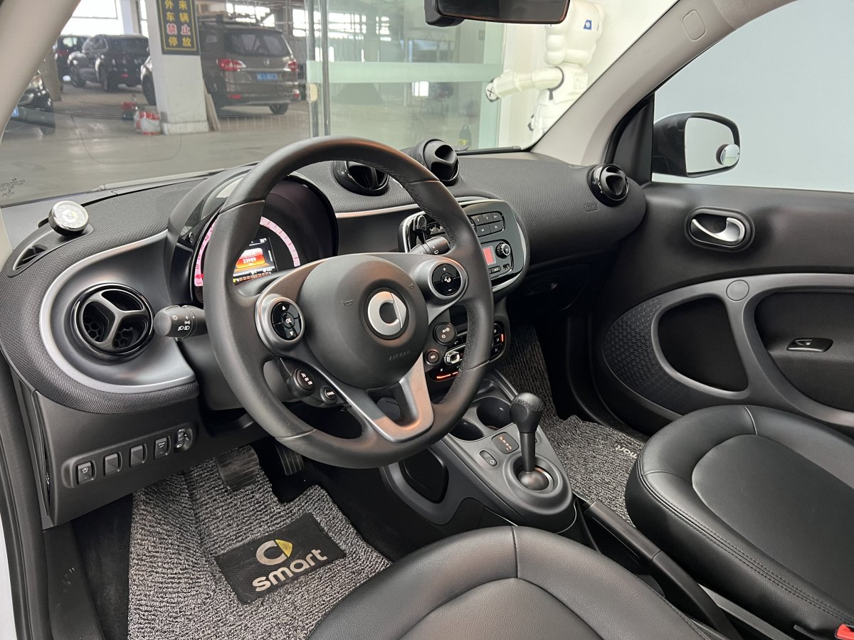 smart fortwo  2011款 1.0 MHD 硬頂激情版圖片