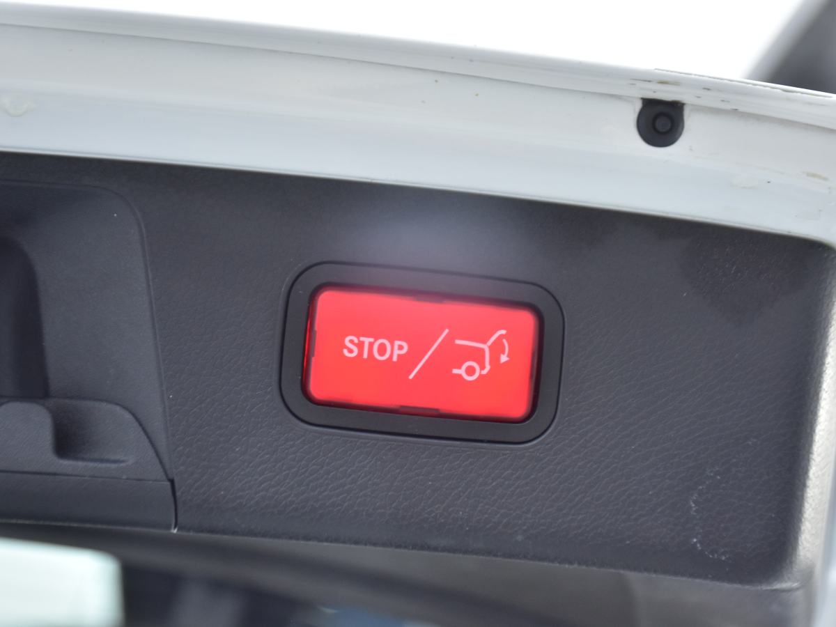 2014年7月奔驰 奔驰GLK级  2013款 GLK 300 4MATIC 动感天窗型