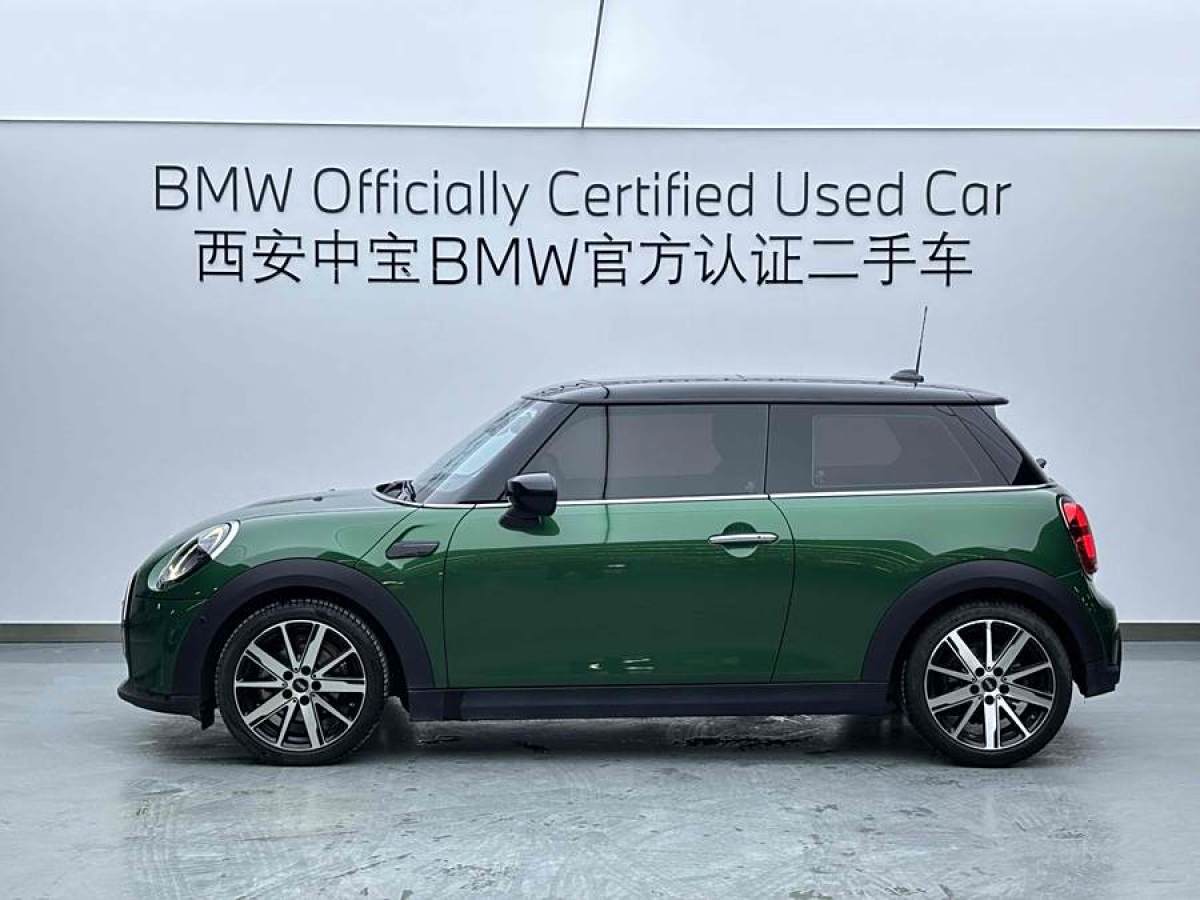 MINI MINI  2022款 改款 1.5T COOPER 藝術(shù)家圖片