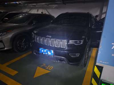 2022年04月 Jeep 大切諾基(進口) 3.0L 專業(yè)導(dǎo)航版圖片