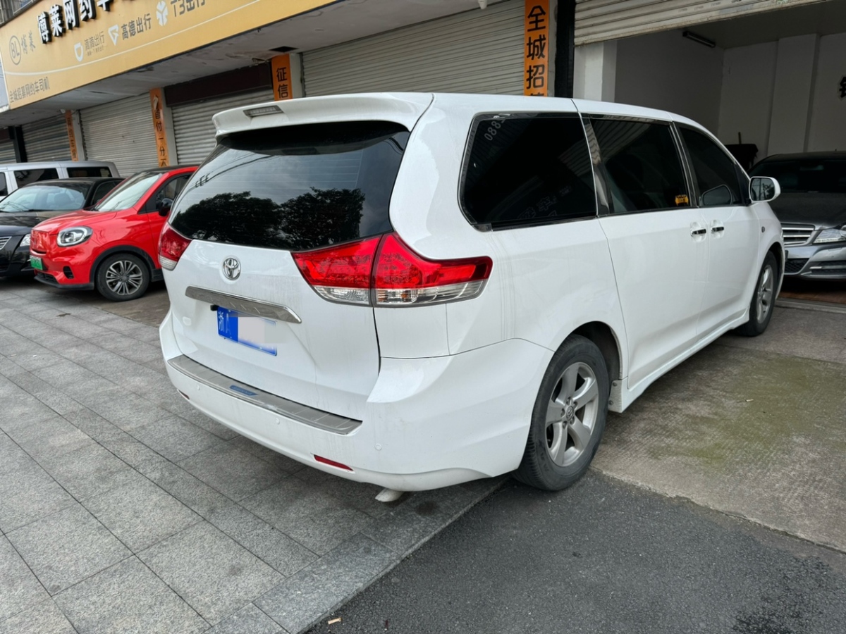 豐田 塞納  2015款 3.5L 兩驅(qū)L圖片