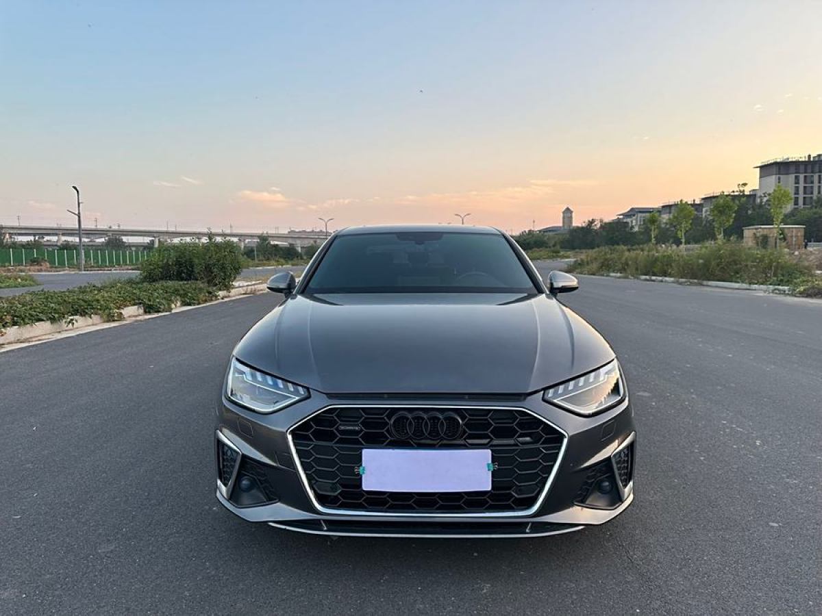 奧迪 奧迪A4L  2022款 40 TFSI quattro RS套件燃速型圖片